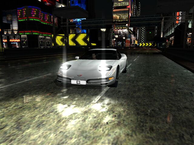 Project Gotham Racing, una strada urbana in notturna dal gioco Xbox