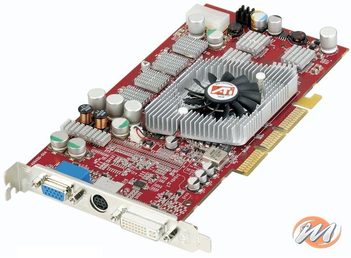La Sapphire ATI Radeon 9800Pro, con il caratteristico circuito stampato rosso
