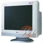 I monitor di queste dimensioni hanno l&#39;unico difetto di pesare tantissimo (sui 30kg) quindi fate attenzione a dove li mettete