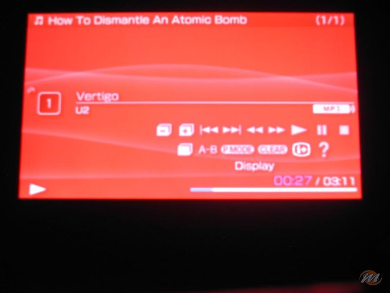 La schermata di riproduzione mp3, con informazioni sul file e modalit&agrave; di esecuzione