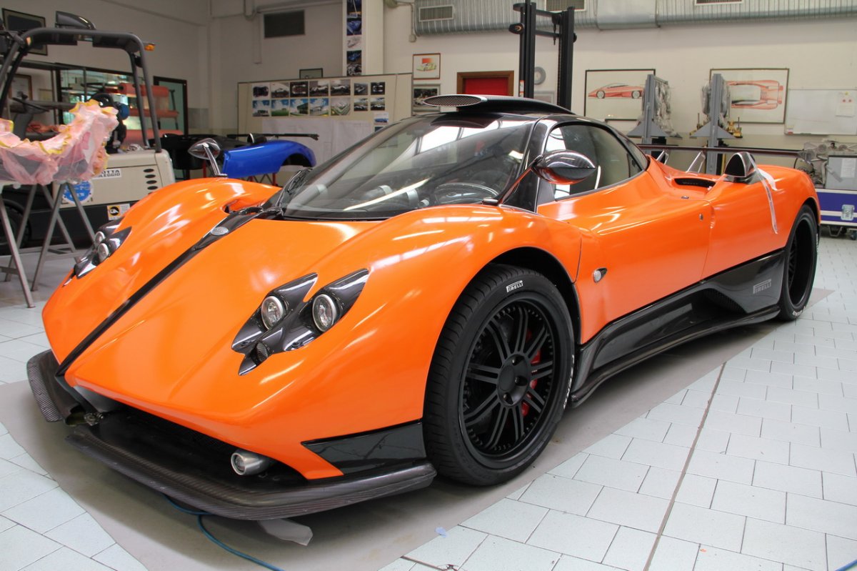 Pagani Zonda оранжевая