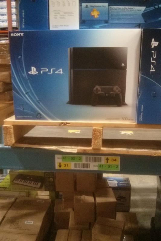 PlayStation 4 - Le console aspettano già nei magazzini e qualcuno le ha già provate PlayStation 4 - Le console aspettano già nei magazzini e qualcuno le ha già provate