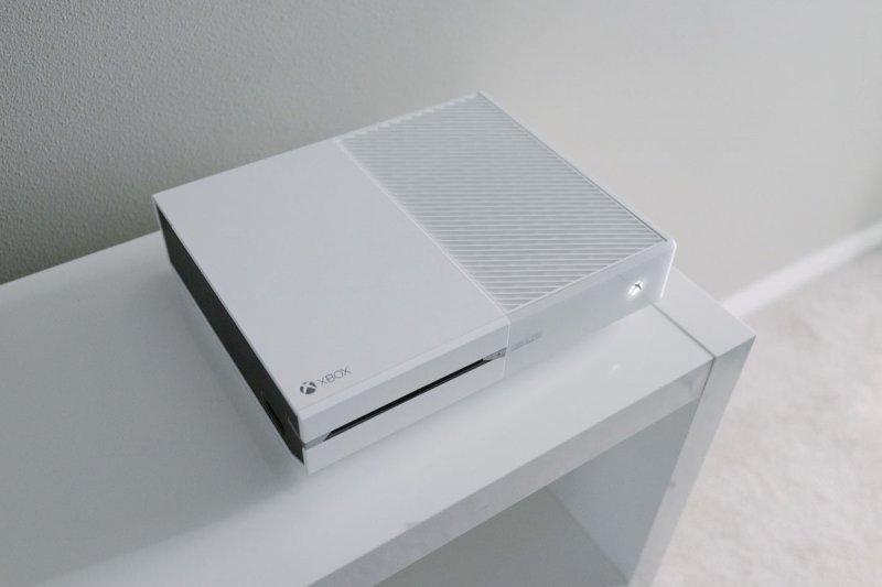 Michael Pachter parla dei rumor sulla Xbox One bianca senza unità ottica Michael Pachter parla dei rumor sulla Xbox One bianca senza unità ottica
