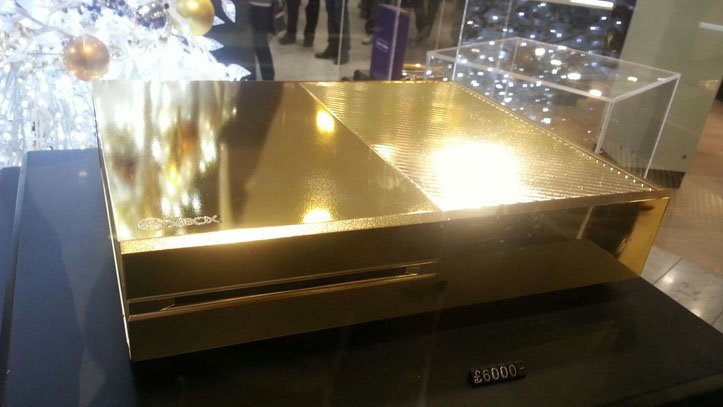 Una Xbox One placcata oro in vendita nel Regno Unito