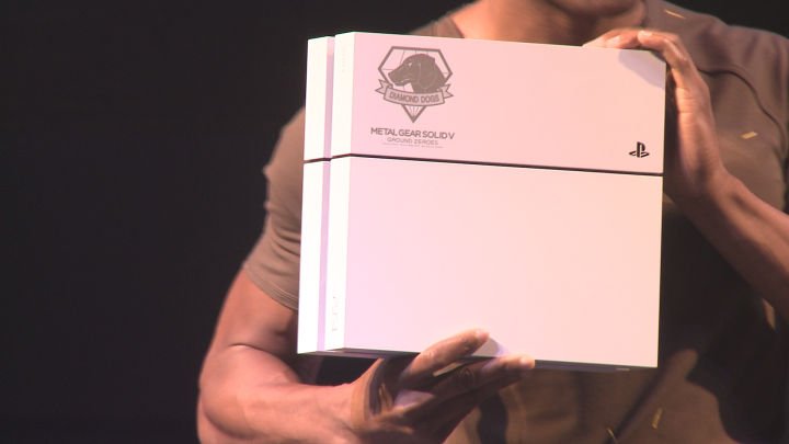 Presentata l'edizione Metal Gear Solid V di PlayStation 4  Presentata l'edizione Metal Gear Solid V di PlayStation 4