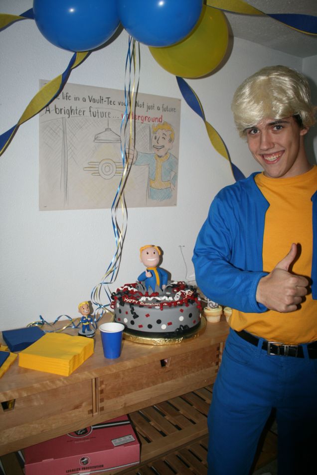Per il suo compleanno, un uomo ha trasformato il suo garage in un Vault di Fallout