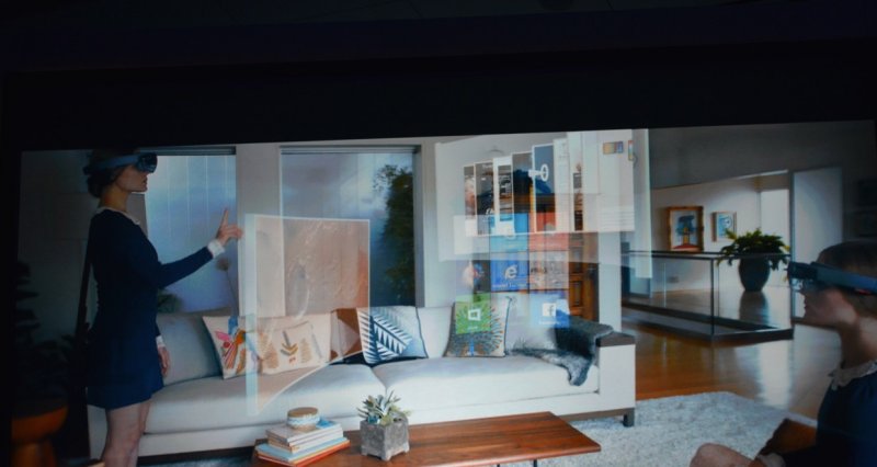 Microsoft HoloLens è il nuovo visore a realtà aumentata di Microsoft