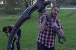 Vi piacerebbe una replica a dimensioni originali della falce del protagonista di Darksiders II? - Notizia