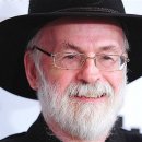 Se n'è andato a 66 anni Terry Pratchett, autore della serie Discworld