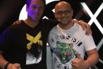 Dopo la tradizionale sfuriata, Hideki Kamiya e Phil Spencer si preparano felicemente alla GamesCom 2015 - Notizia