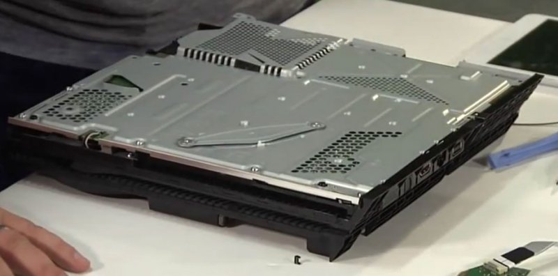 Il calore generato della PlayStation 4 opaca è legato alla nuova revisione hardware? Il calore generato della PlayStation 4 opaca è legato alla nuova revisione hardware?