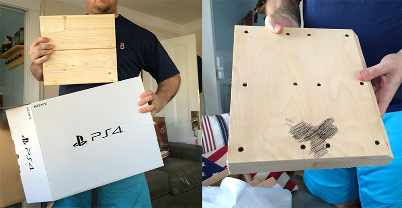 Un ragazzino ha aperto la scatola di una nuova PlayStation 4 ricevuta per Natale e ci ha trovato dentro un pezzo di legno con un pene disegnato sopra