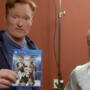 Conan O’Brien sale sul ring contro Conor McGregor in UFC 2