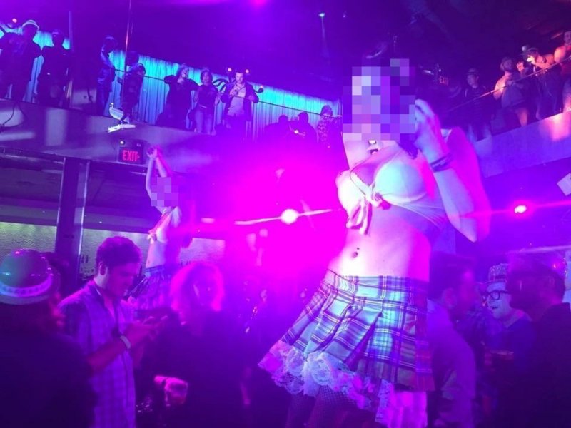 Ballerine troppo svestite al party Xbox di Microsoft alla GDC 2016, scatta la protesta Ballerine troppo svestite al party Xbox di Microsoft alla GDC 2016, scatta la protesta