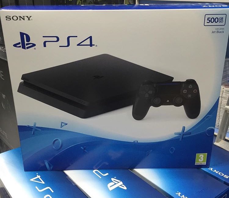 まだ発表されていませんが既に販売されています：PlayStation 4 Slim Purchasable 1120Aed（約299ドル）