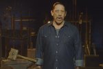 Man at Arms e Danny Trejo presentano la vera mazza ferrata di Battlefield 1 - Notizia