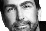 Travolto dal caso Epstein, Leslie Benzies lascia Build a Rocket Boy - Notizia