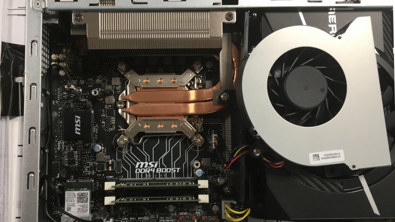 Un dettaglio dell'heatpipe della CPU