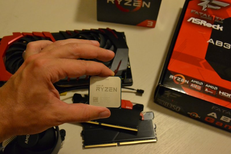 AMD Ryzen 3 1200 e 1300X