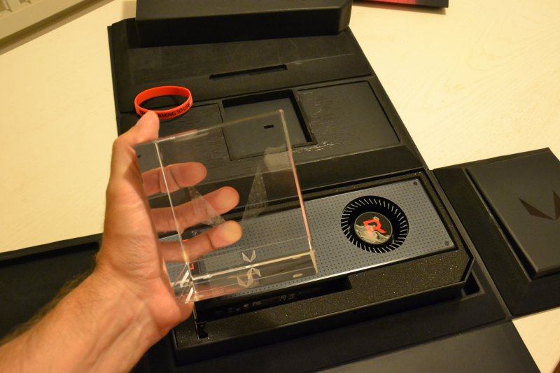 Radeon RX Vega 64 Radeon RX Vega 64