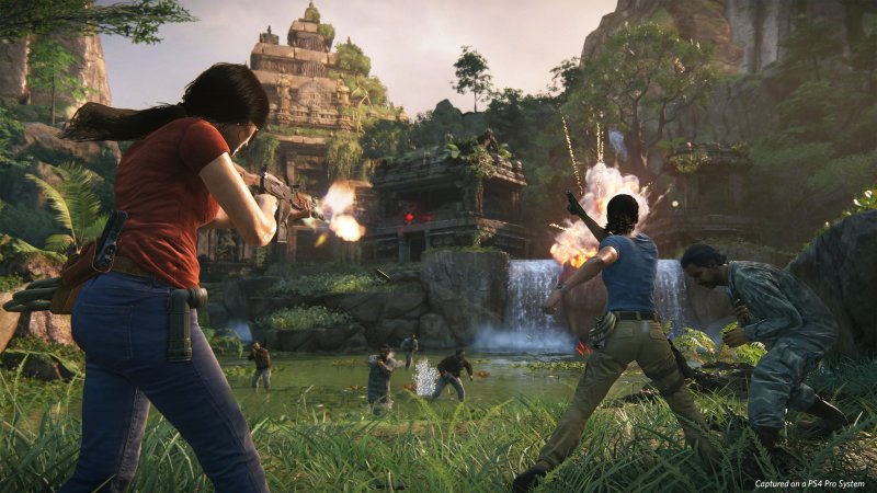 Una sparatoria di Uncharted: L'Eredità Perduta Una sparatoria di Uncharted: L'Eredità Perduta