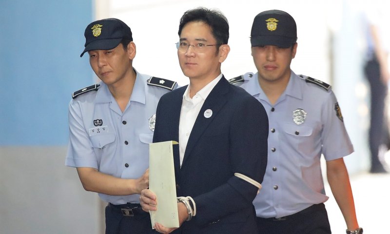 Condanna a cinque anni di reclusione per Lee Jae-Yong, l'erede dell'impero Samsung
