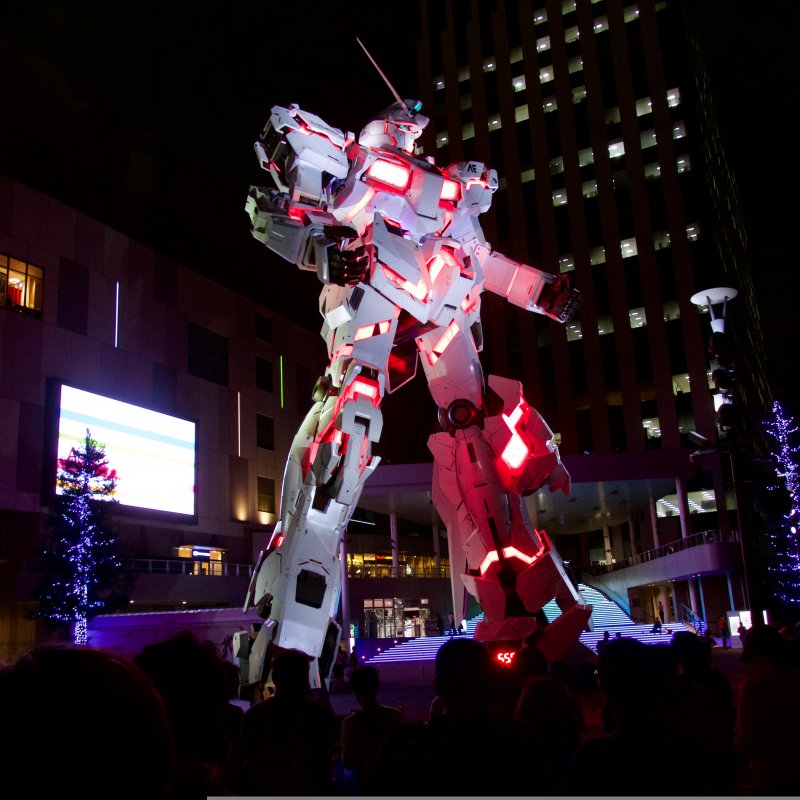 Un nuovo possente Gundam domina la baia di Tokyo Un nuovo possente Gundam domina la baia di Tokyo