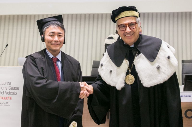 Kazunori Yamauchi ha ricevuto la laurea Honoris Causa in Ingegneria del Veicolo presso l'Università degli Studi di Modena e Reggio Emilia
