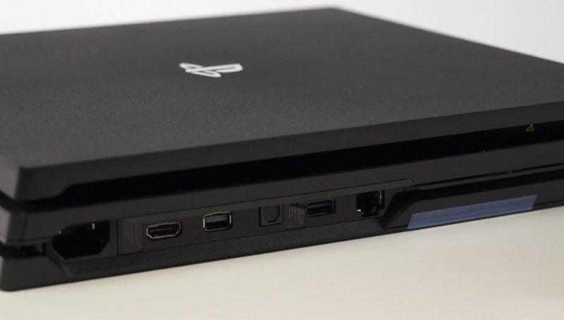 PlayStation 4 Pro vs. Xbox One X: sfida in alta risoluzione PlayStation 4 Pro vs. Xbox One X: sfida in alta risoluzione