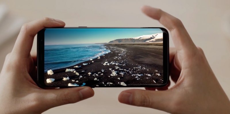 I 5 smartphone da comprare a Natale 2017