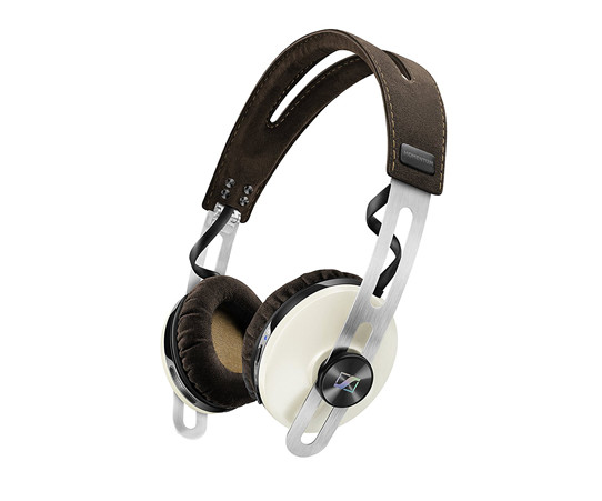 Lenovo Mirage Star Wars: Jedi Challenges tra i prodotti in sconto oggi su Amazon, insieme alle cuffie Sennheiser Momentum 2.0 e tanto altro