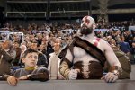 God of War: Sony manda Kratos e Atreus a vedere il derby romano per promuovere il gioco - Notizia