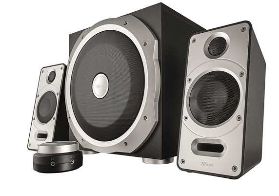 Un ottimo monitor LG 21:9 tra le offerte di oggi su Amazon, insieme al controller Razer Raijiu, diversi accessori per la domotica e molto altro