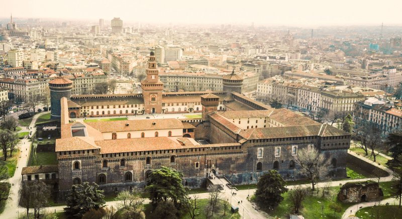 Beyond the Castle ci fa interpretare un arciere del Castello Sforzesco nel XV secolo