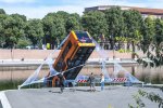 Marvel's Spider-Man: un autobus lanciato nella Darsena a Milano per celebrare l'uscita del gioco - Notizia