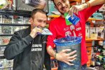 Fortnite, negozio di Lucca riduce la vendita di ricariche digitali per non contribuire alla ludopatia minorile - Notizia