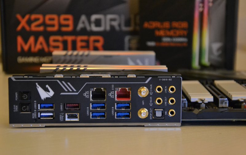 Gigabyte X299 Aorus Master 04