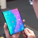 Xiaomi, il primo smartphone android con display pieghevole si mostra in un video