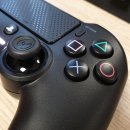 Nacon Asymmetric Wireless Controller a confronto con il Dualshock 4 di PS4 e il pad di Xbox One