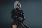 NieR Automata, il cosplay di 2B di Meg Turney è affilato come una lama