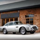 James Bond 007, la storica Aston Martin venduta per 6,4 milioni di dollari