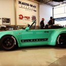 Pokémon, un fan ha decorato la sua Porsche con Bulbasaur