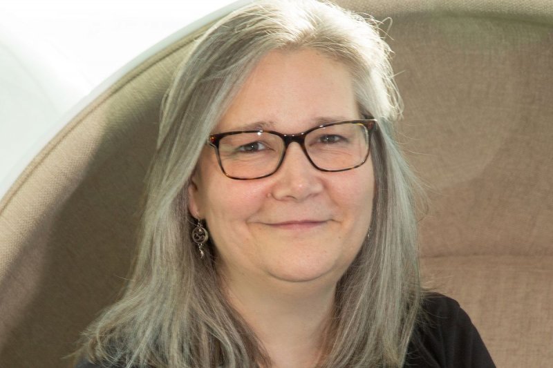 Amy Hennig0