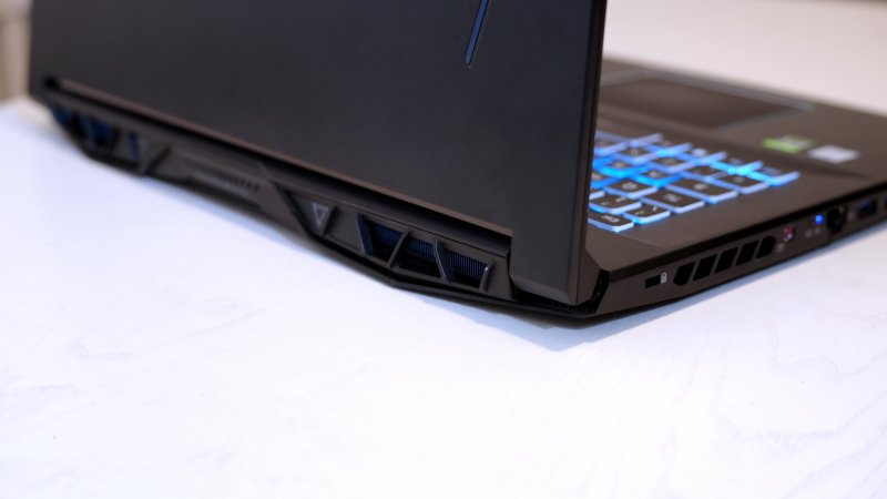 Acer Predator Helios 300 1