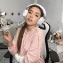 Twitch, Pokimane diventa Ariana Grande versione gamer girl in un cosplay che fa impazzire la rete