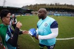 FIFA 20: due giocatori fanno 5.000 miglia per vedere Adebayo Akinfenwa, il calciatore più forte del gioco - Notizia
