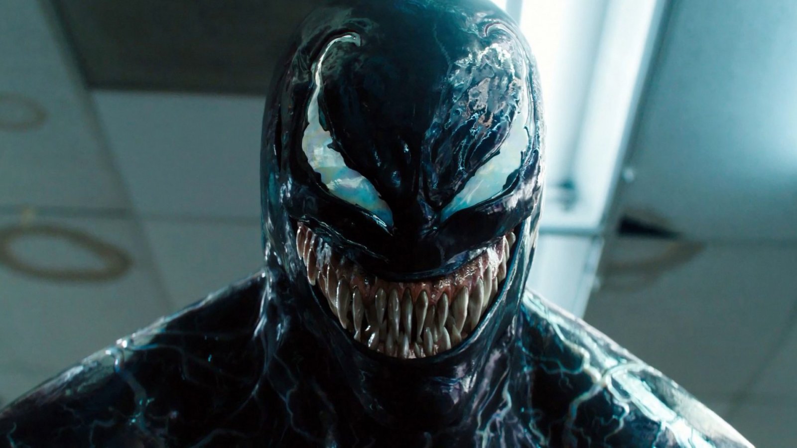 Uno scatto dal film di Venom che mostra l'anti-eroe
