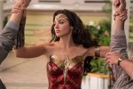 Wonder Woman 1984, nuovo trailer con Gal Gadot e Chris Pine per il CCXP 2020 - Video