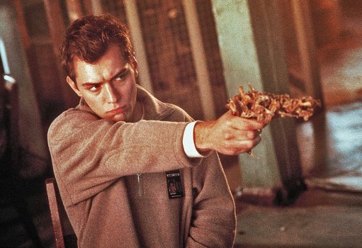 Congiunzione e segnali di ibridazione tra videogioco e cinema, a partire dal film cult eXistenZ