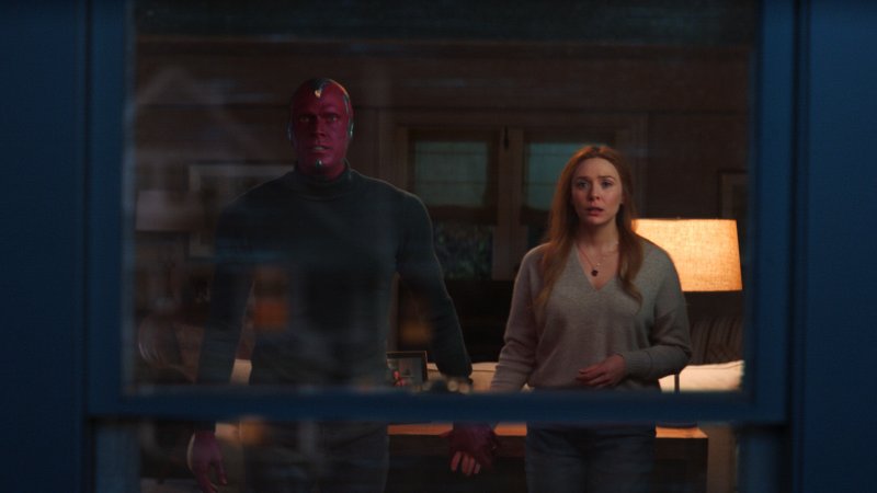 WandaVision 1x09: Visione e Wanda negli ultimi minuti della miniserie. WandaVision 1x09: Visione e Wanda negli ultimi minuti della miniserie.